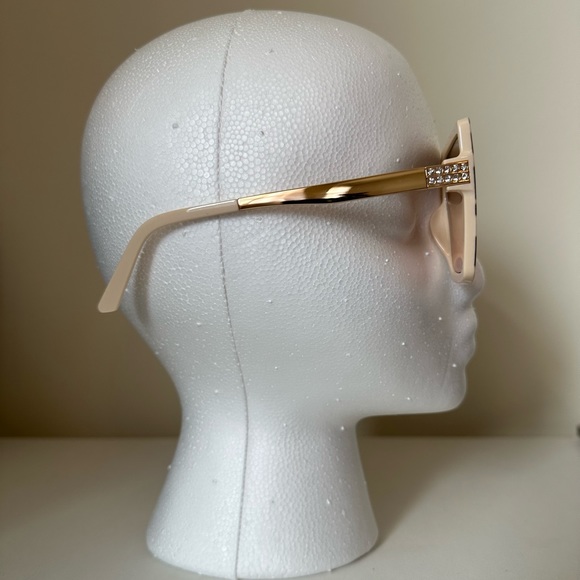 NEW one size fits most STYLISH SUNGLASSES - Picture 2 of 4